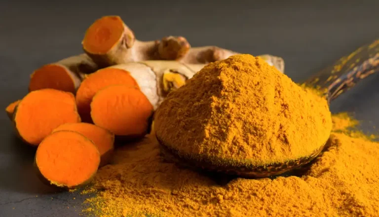 خواص و فواید مصرف زردچوبه برای تقوین حافظه و بهبود عملکرد مغز
